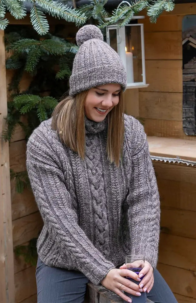 Mütze mit Zopfmuster (Strickset)